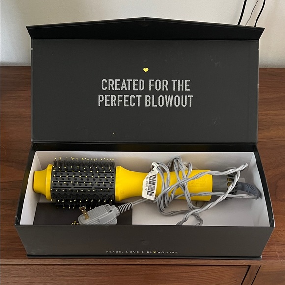 Yellow Hair Dryer Brush